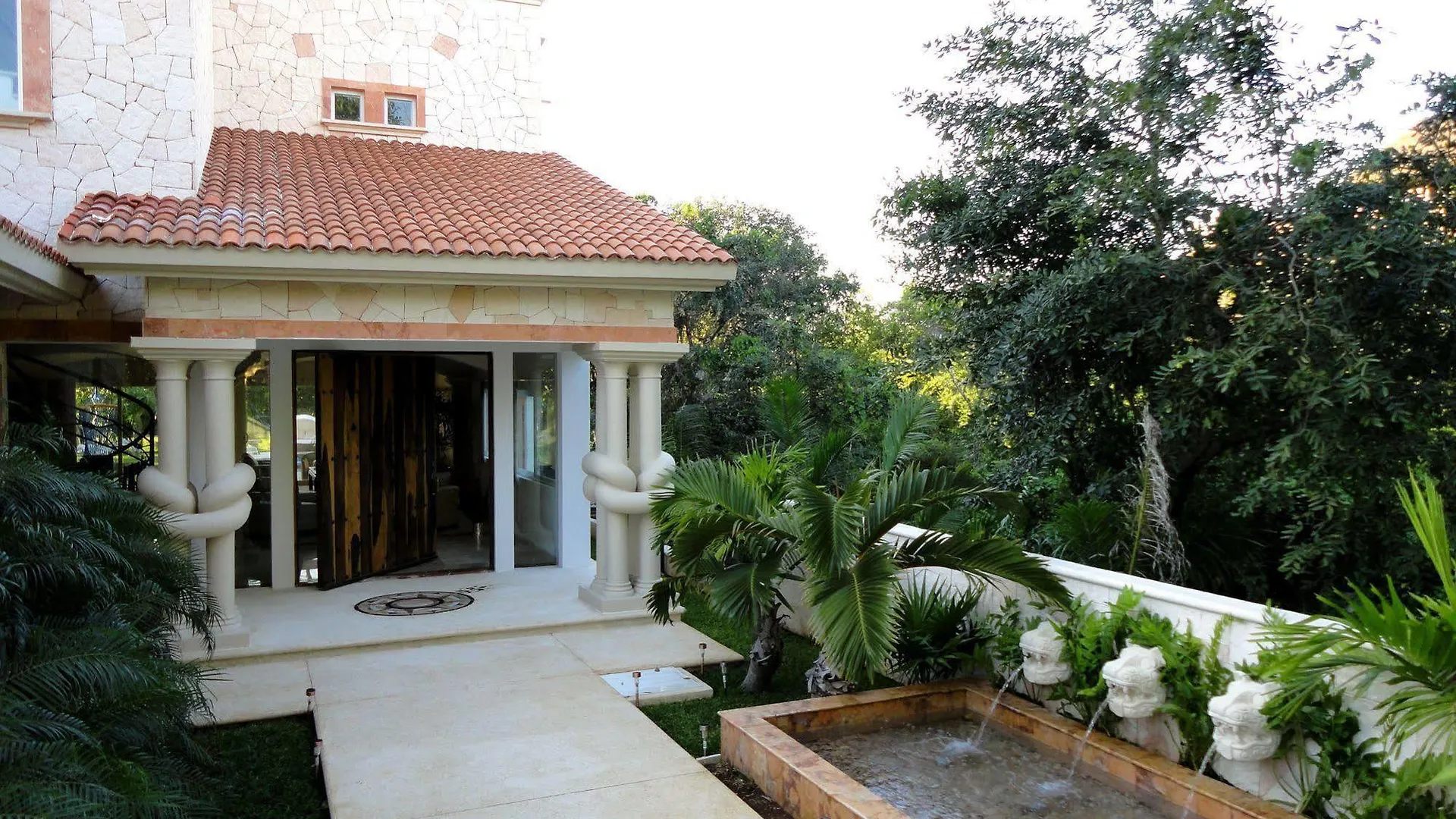 Casa Jaguar contacts
